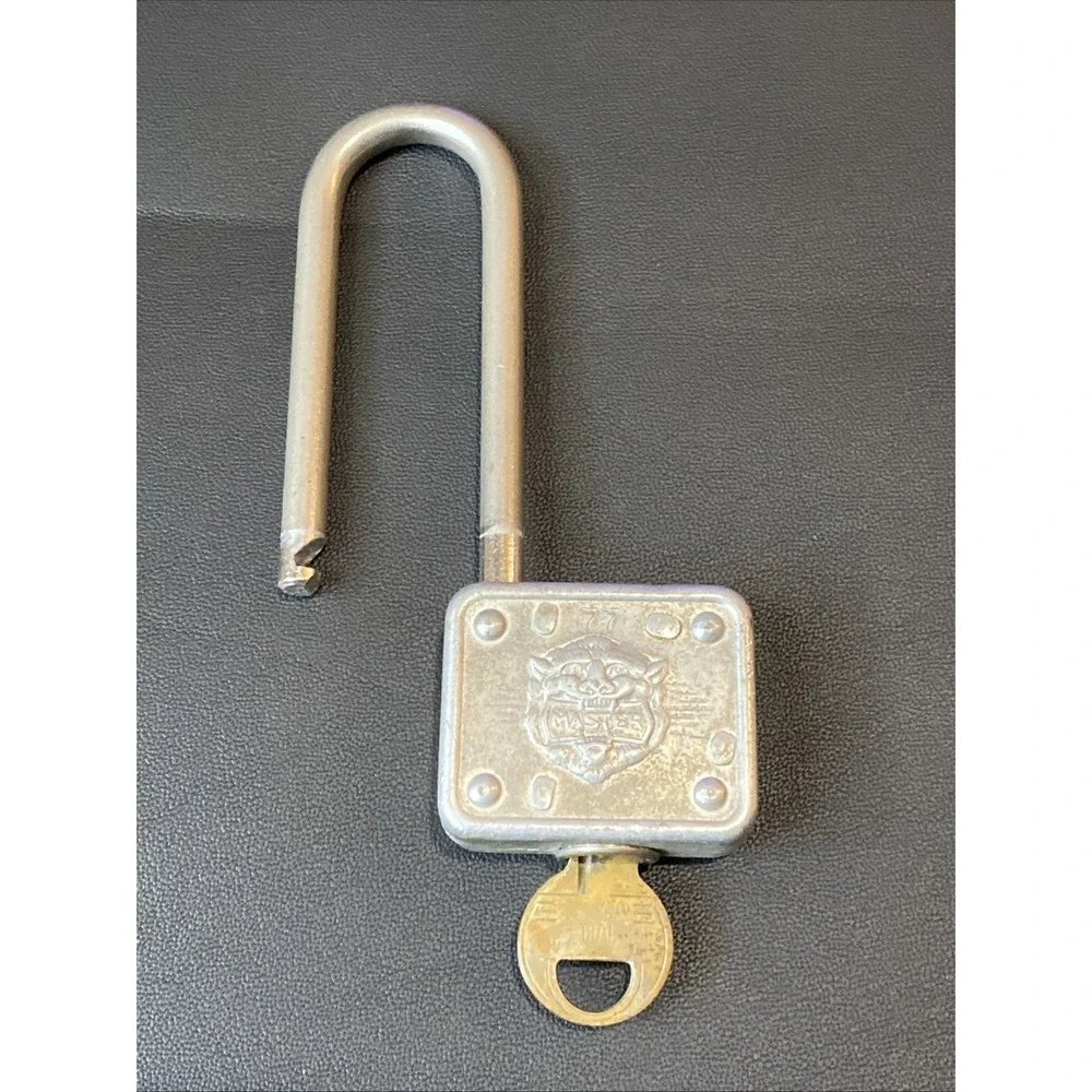 Vintage MASTER LOCK Padlock‎ Lion Face Long Shackle 77 Works w/ Key
